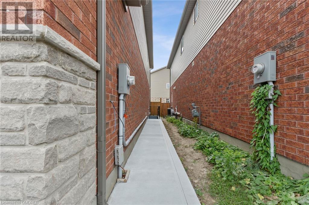 18 Valleybrook Drive, Kitchener, Ontario  N2A 0K1 - Photo 45 - 40547389