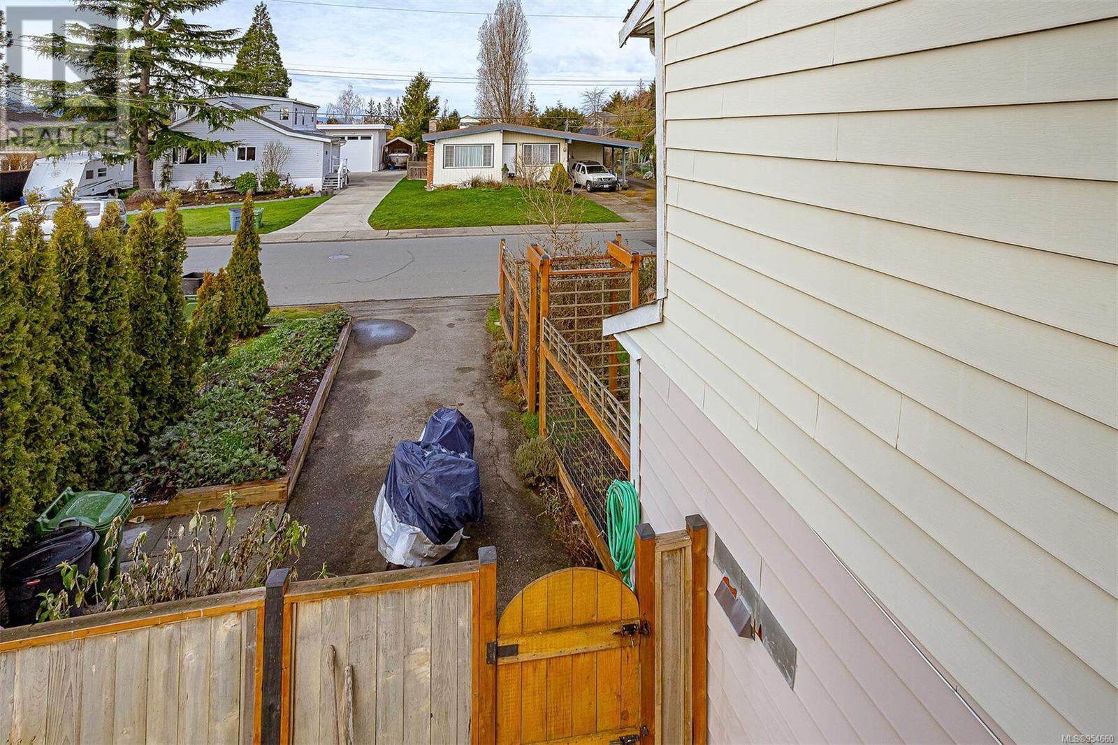 10015 Siddall Rd, Sidney, British Columbia  V8L 3M1 - Photo 46 - 954660