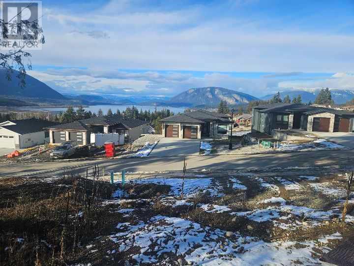 1060 16 Avenue Se, Salmon Arm, British Columbia  V1E 2R5 - Photo 3 - 10305589