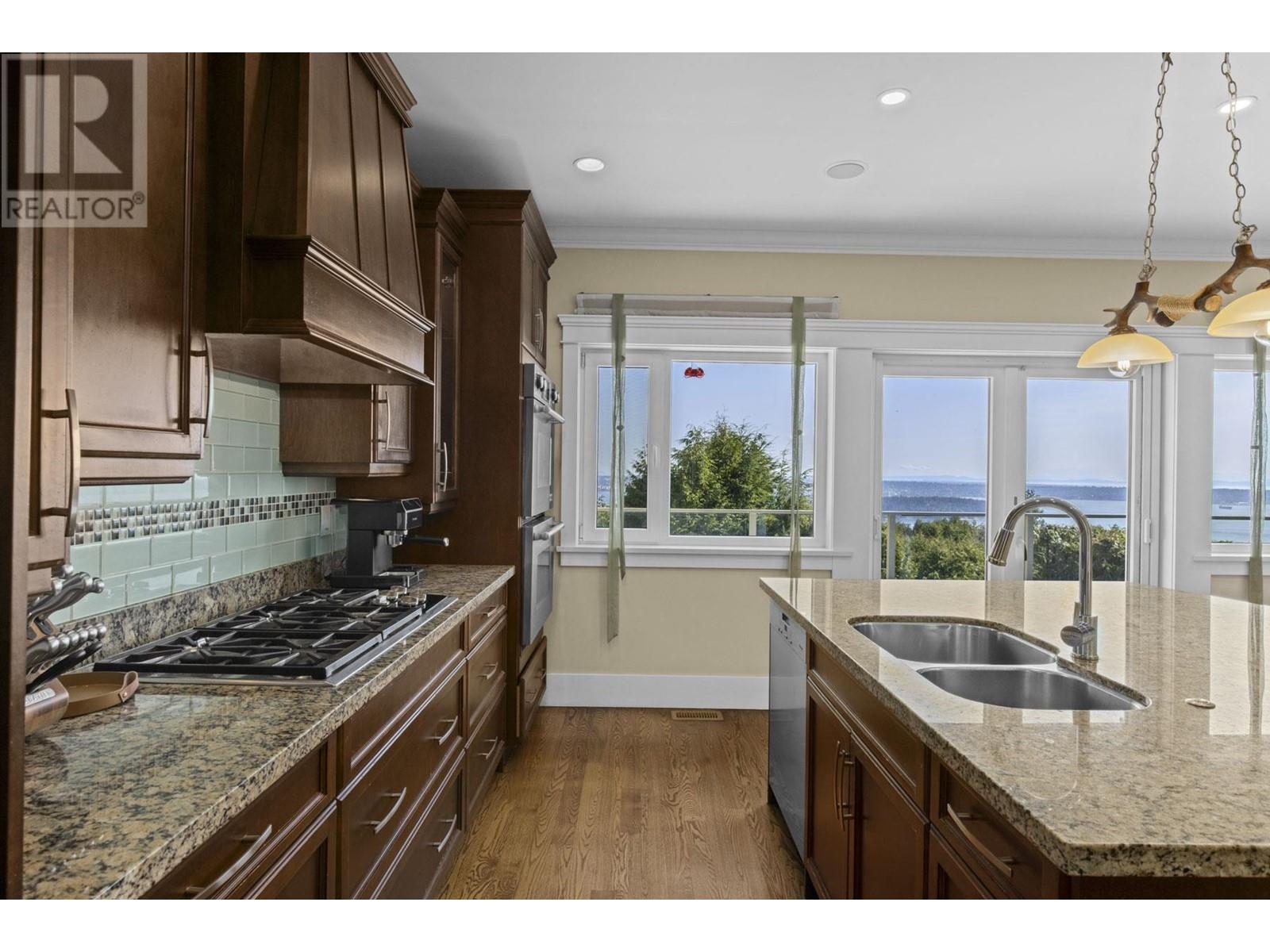 1371 Burnside Road, West Vancouver, British Columbia  V7S 2P6 - Photo 18 - R2854842