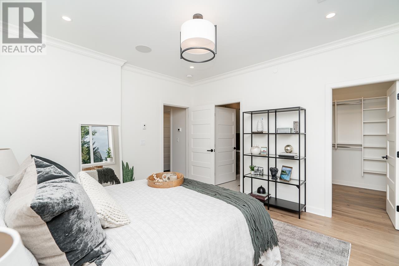 2460 Trinity Street, Vancouver, British Columbia  V5K 1E1 - Photo 13 - R2854872