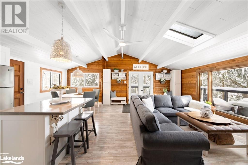 17 Wildwood Lane Lane, Rosseau, Ontario P0C 1J0 (26572628)