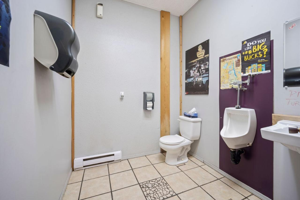 16070 Highway 3a, Crawford Bay / Riondel, British Columbia  V0B 1E0 - Photo 37 - 2475246