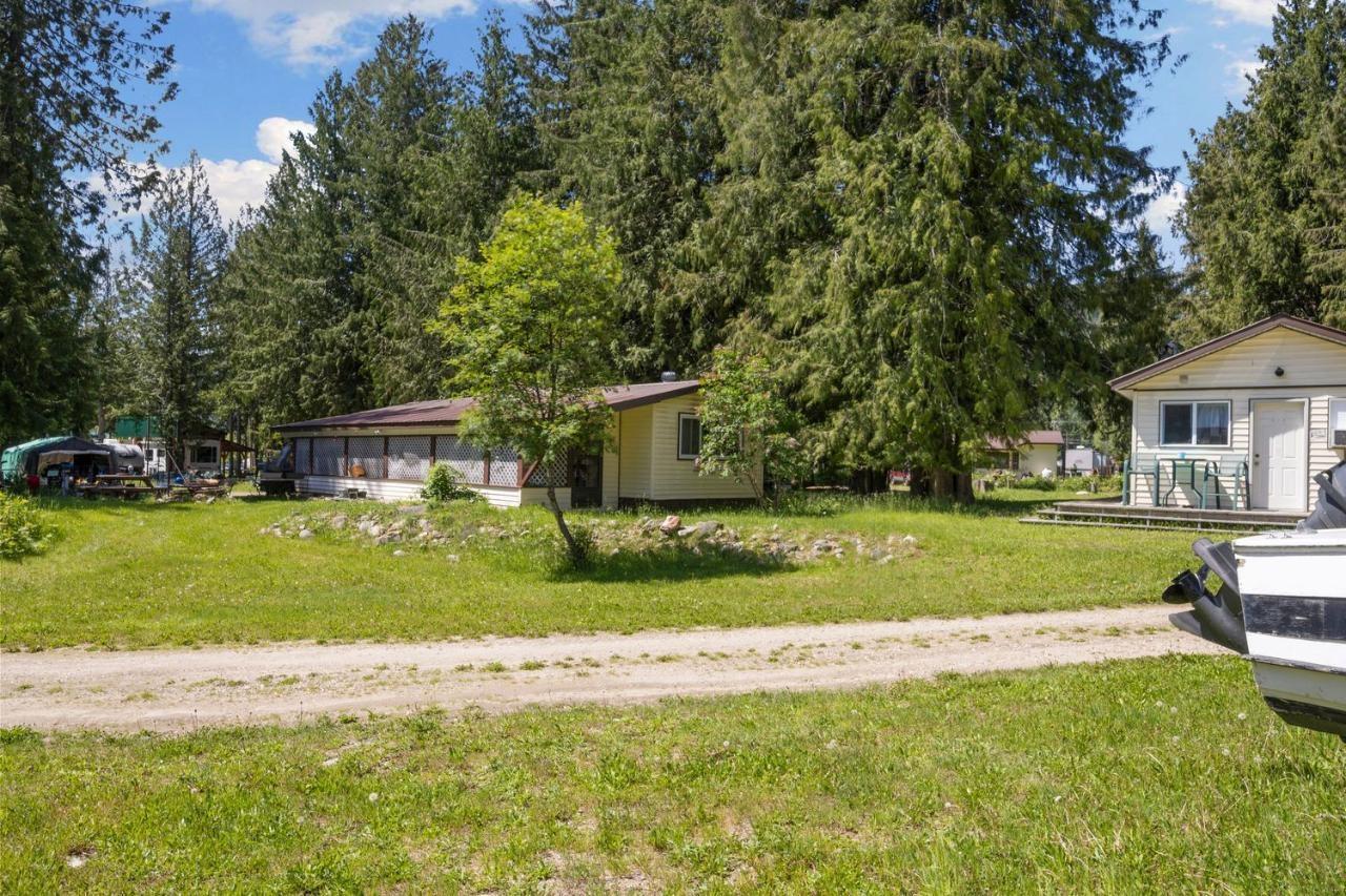 16070 Highway 3a, Crawford Bay / Riondel, British Columbia  V0B 1E0 - Photo 65 - 2475246