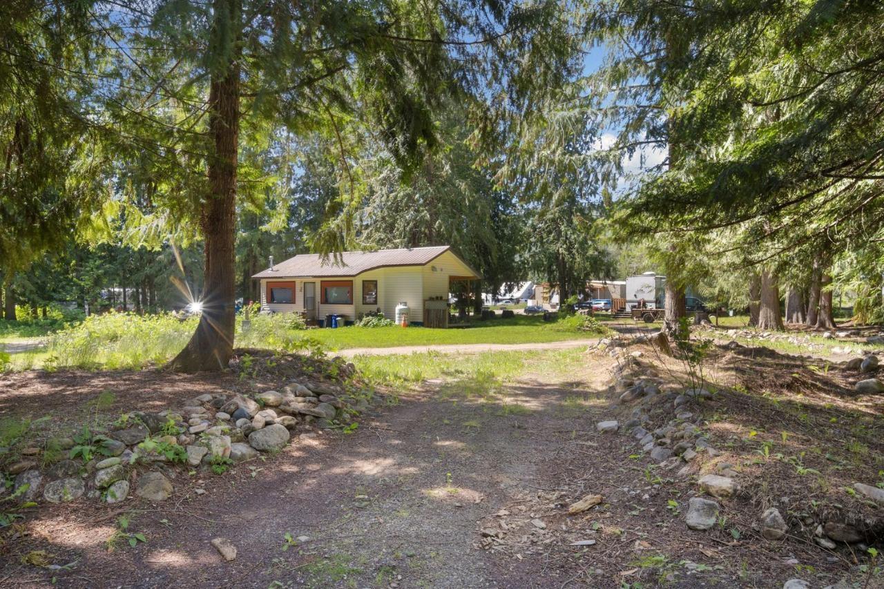 16070 Highway 3a, Crawford Bay / Riondel, British Columbia  V0B 1E0 - Photo 76 - 2475246