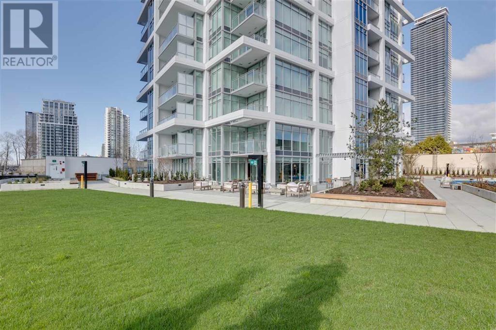 301 2288 Alpha Avenue, Burnaby, British Columbia  V5C 0L9 - Photo 2 - R2854861
