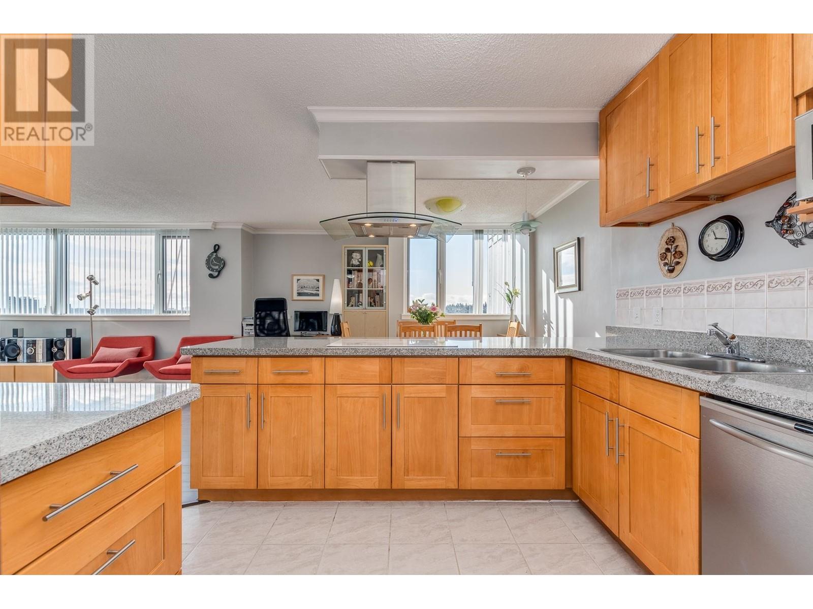 2107 3980 Carrigan Court, Burnaby, British Columbia  V3N 4S6 - Photo 4 - R2854888