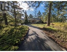 2831 Tudor Ave, saanich, British Columbia