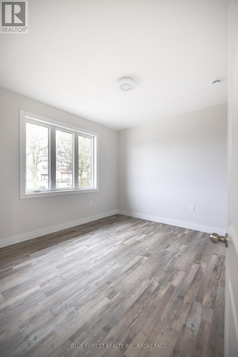 282 Main St, Southwest Middlesex, Ontario  N0L 1M0 - Photo 9 - X8109036