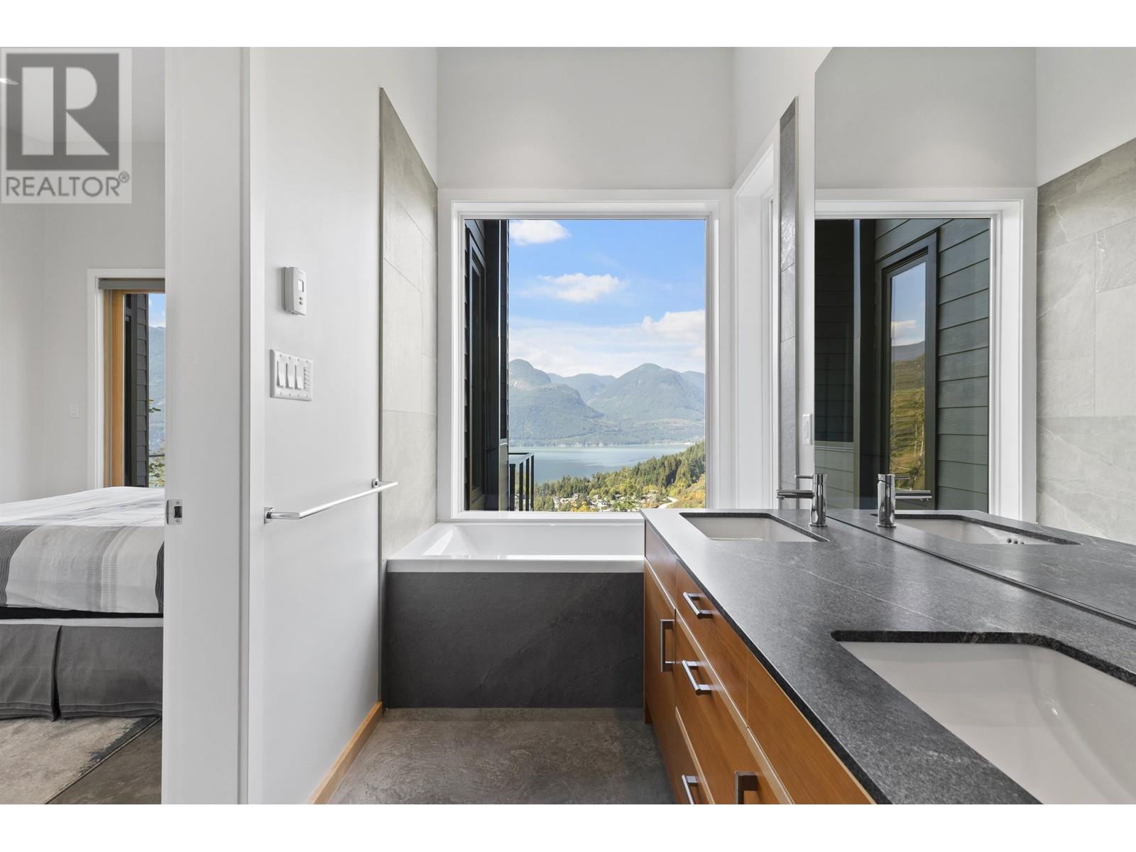 1135 Copper Drive, Britannia Beach, British Columbia  V8B 1J2 - Photo 5 - R2854766