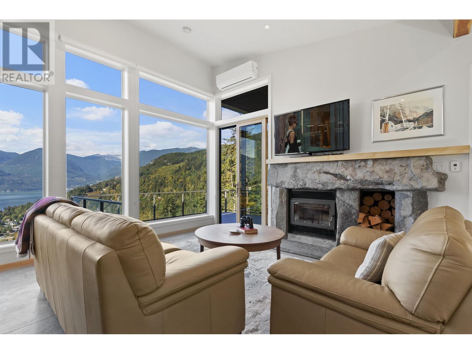 1135 Copper Drive, Britannia Beach, British Columbia  V8B 1J2 - Photo 3 - R2854766
