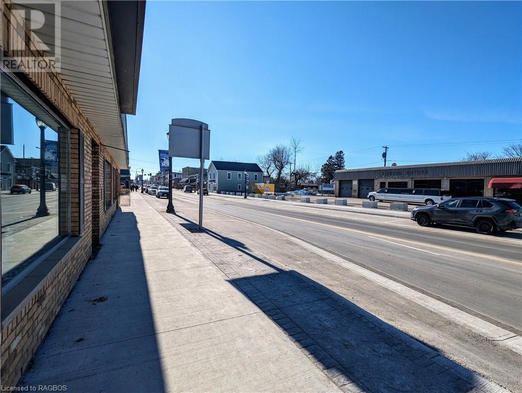 859 Queen Street, Kincardine, Ontario  N2Z 2Y2 - Photo 4 - 40536056