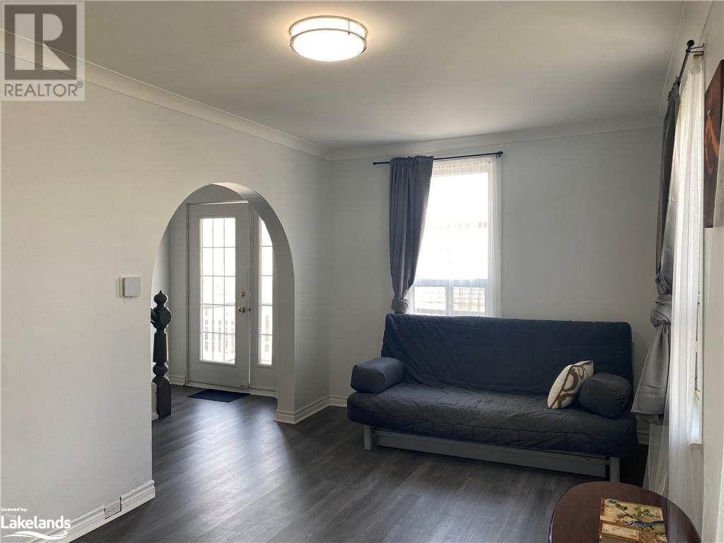 35 Main Street, Huntsville, Ontario  P1H 1W9 - Photo 13 - 40548473