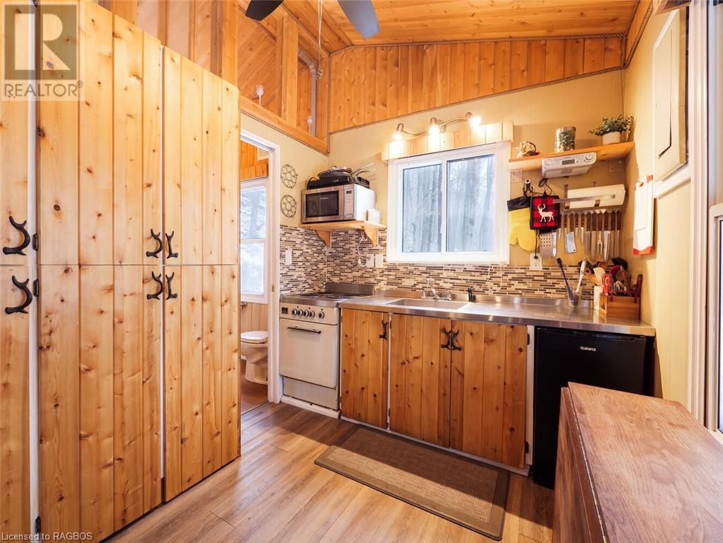 15 3rd Avenue, South Bruce Peninsula, Ontario  N0H 2T0 - Photo 23 - 40547293