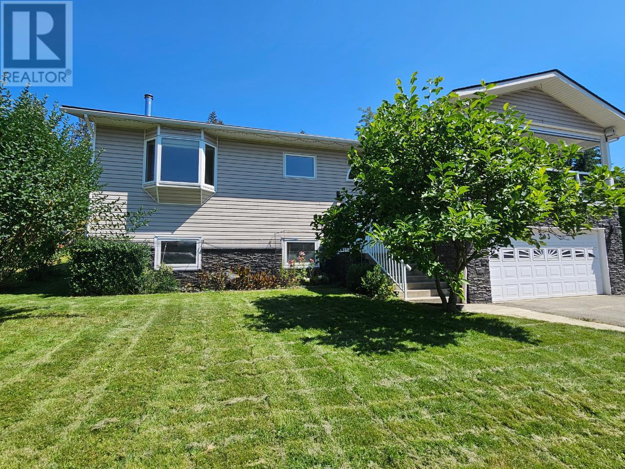 303 NELSON AVENUE Nakusp