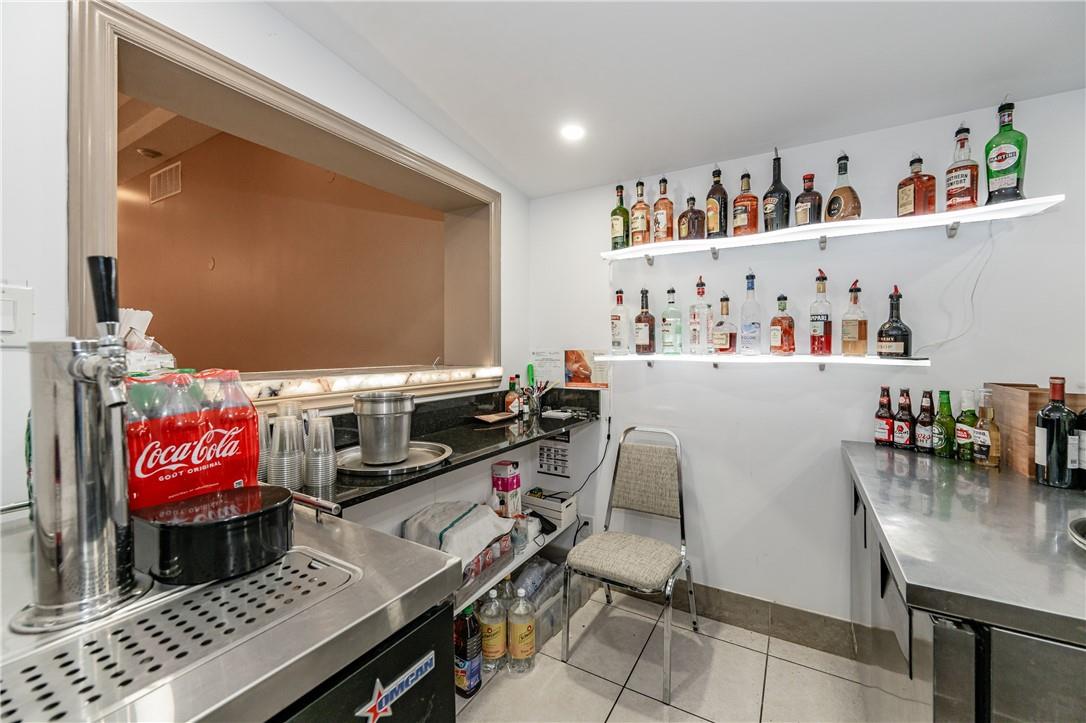 288 Kemp Road W, Grimsby, Ontario L3M 4E7 (26578986) Alex Grinton