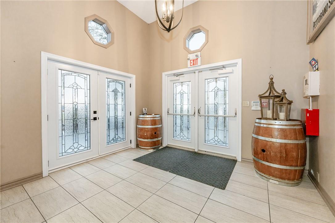 288 Kemp Road W, Grimsby, Ontario L3M 4E7 (26578986) Alex Grinton