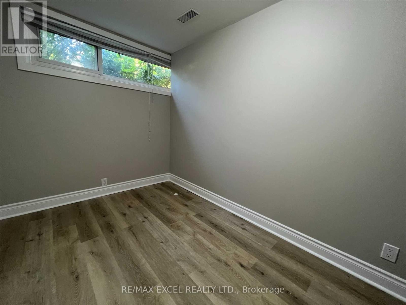 Lower - 26 Stainforth Drive, Toronto, Ontario  M1S 1L8 - Photo 6 - E8112032
