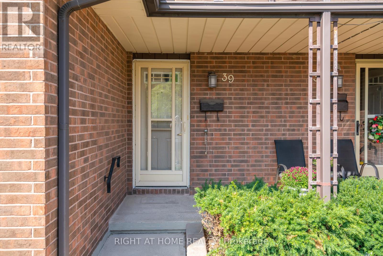 #39 -64 Forster St, St. Catharines, Ontario  L2N 6T5 - Photo 3 - X8112068