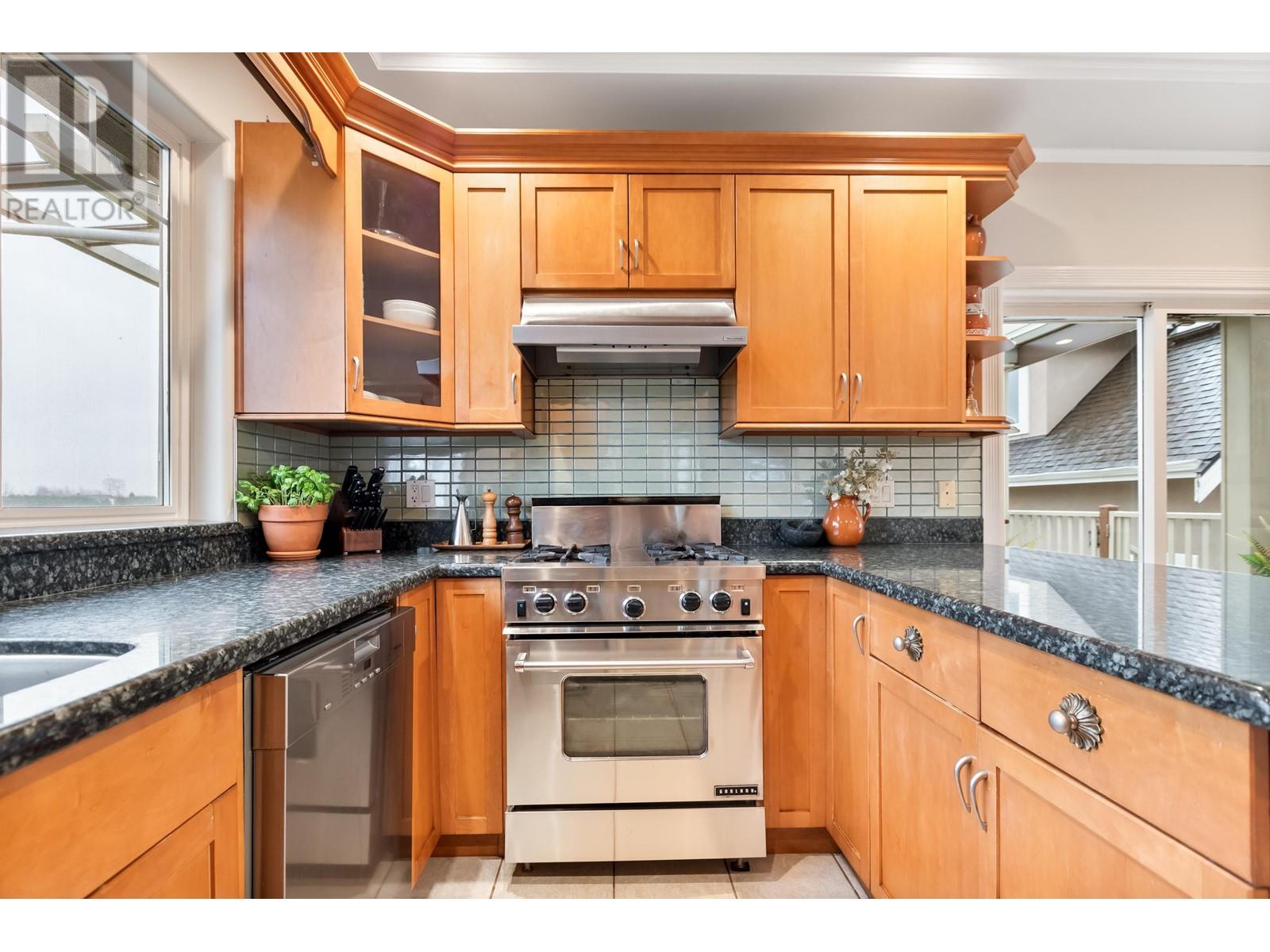 15050 Harris Road, Pitt Meadows, British Columbia  V3Y 1Z1 - Photo 14 - R2855231