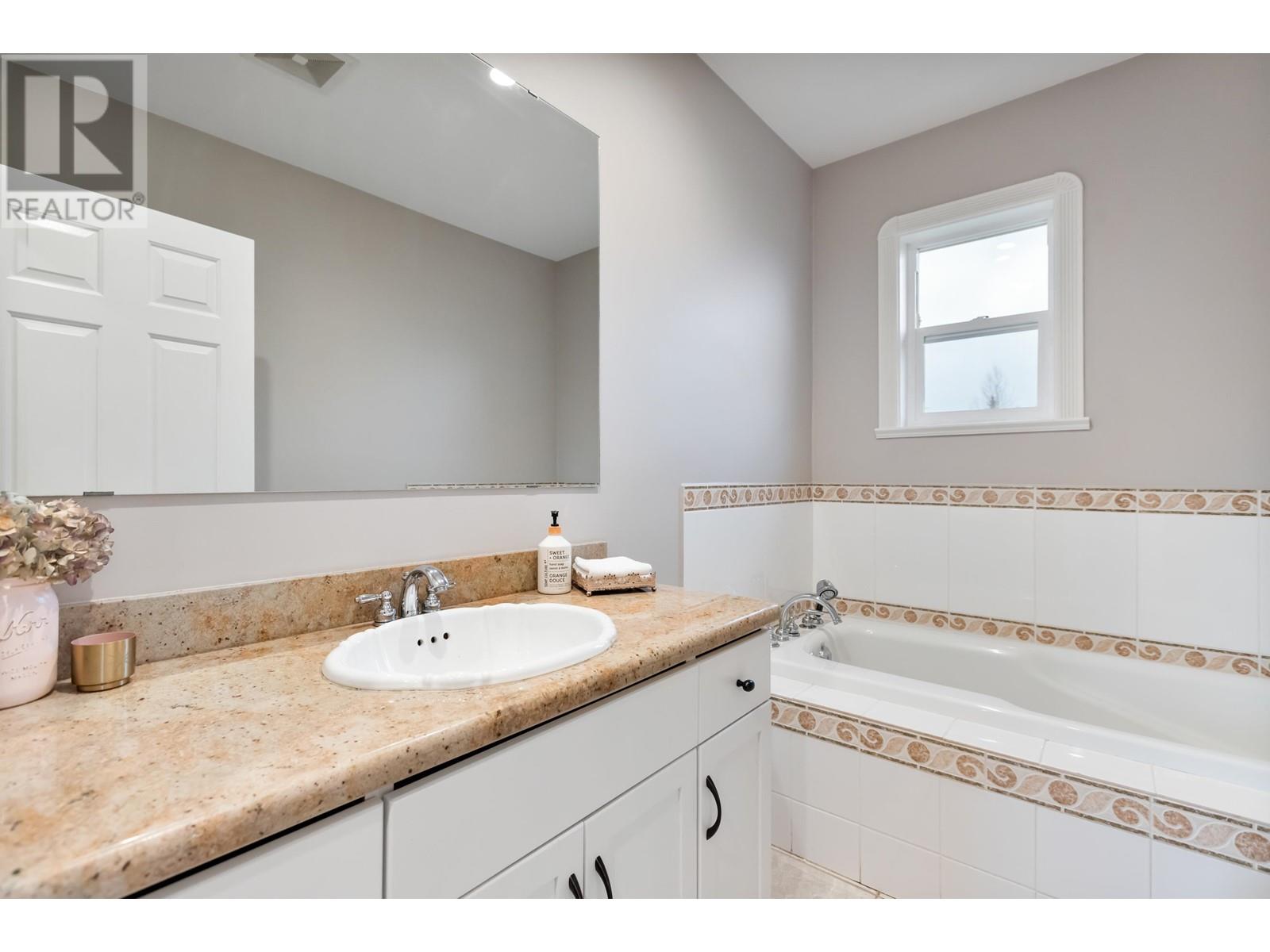 15050 Harris Road, Pitt Meadows, British Columbia  V3Y 1Z1 - Photo 18 - R2855231