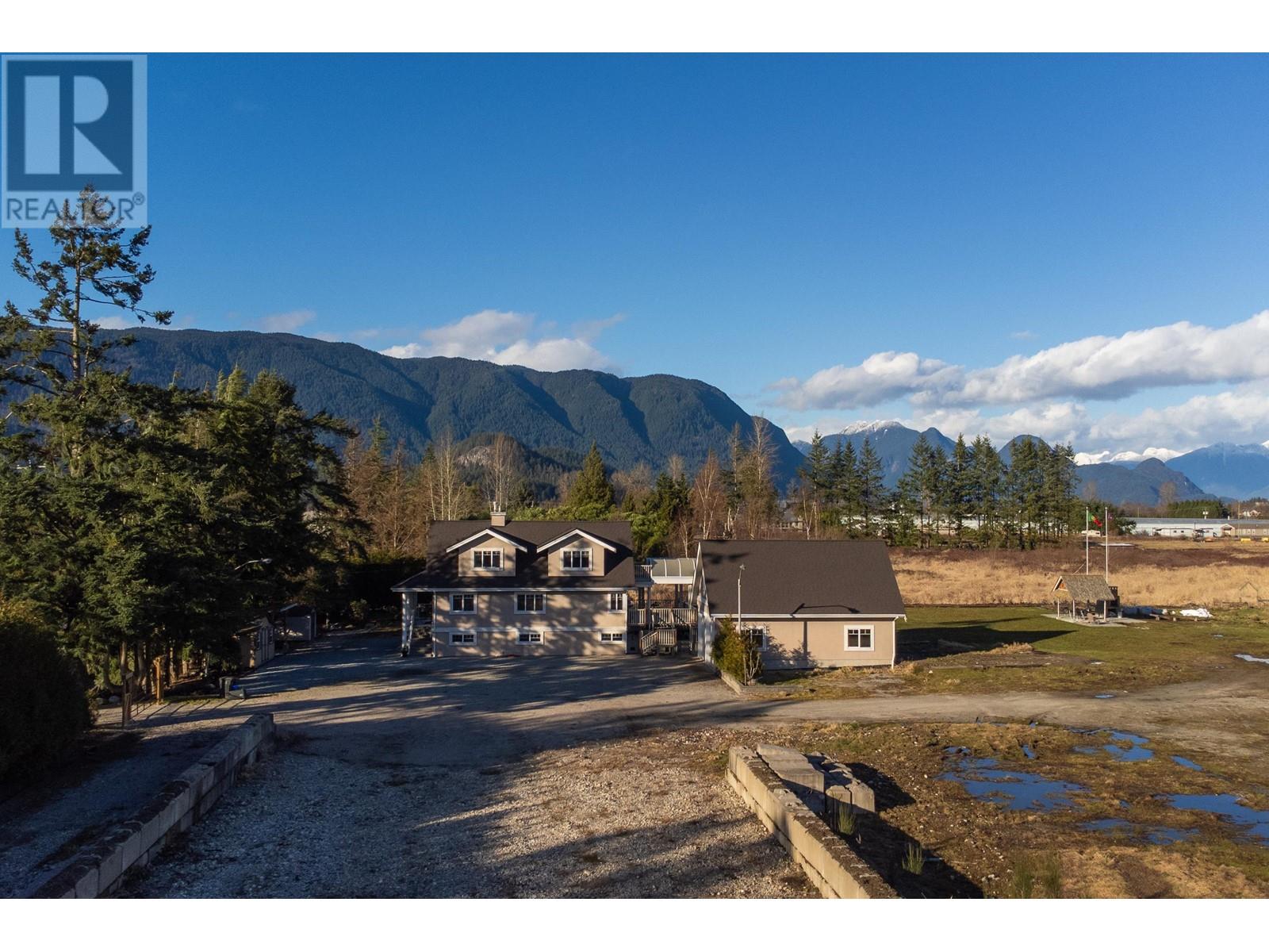 15050 Harris Road, Pitt Meadows, British Columbia  V3Y 1Z1 - Photo 2 - R2855231