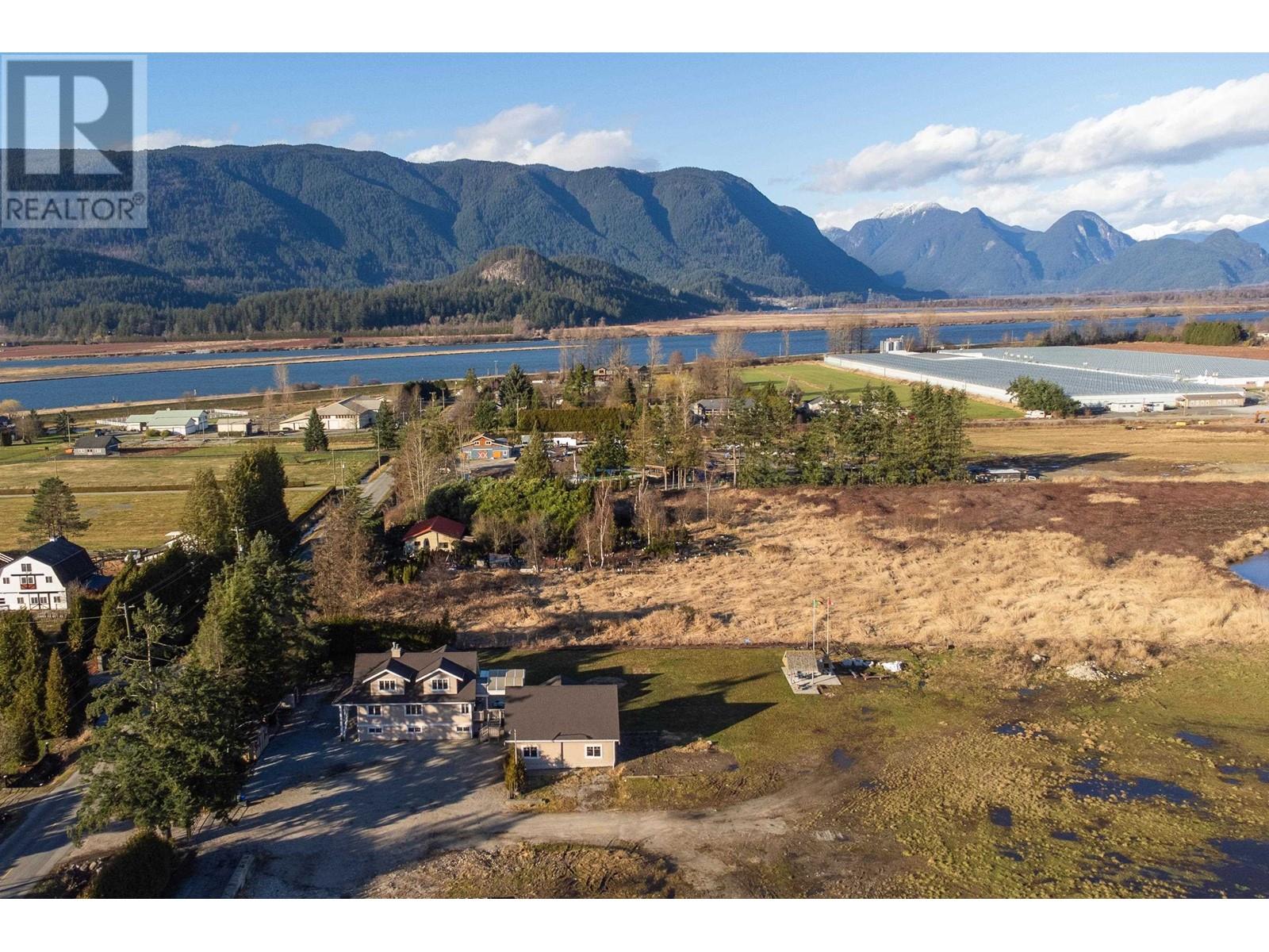 15050 Harris Road, Pitt Meadows, British Columbia  V3Y 1Z1 - Photo 36 - R2855231