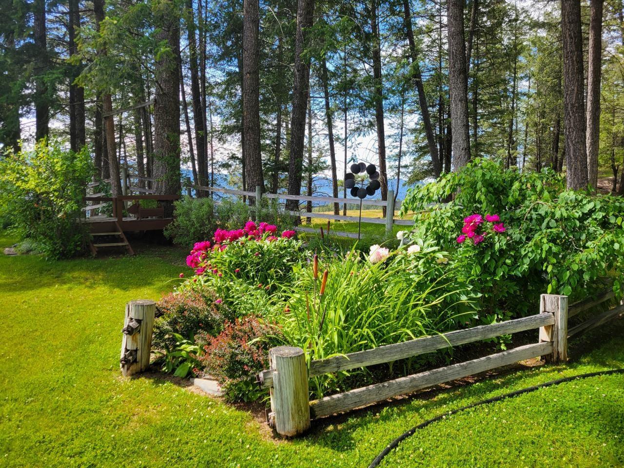 5041 Hewitt Road, Edgewater, British Columbia  V0A 1E0 - Photo 3 - 2475278