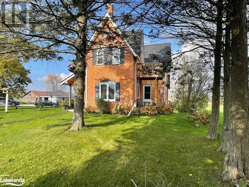 1954 Flos Rd 8 W, Elmvale, Ontario L0L 1P0 (26577050) Real Estate