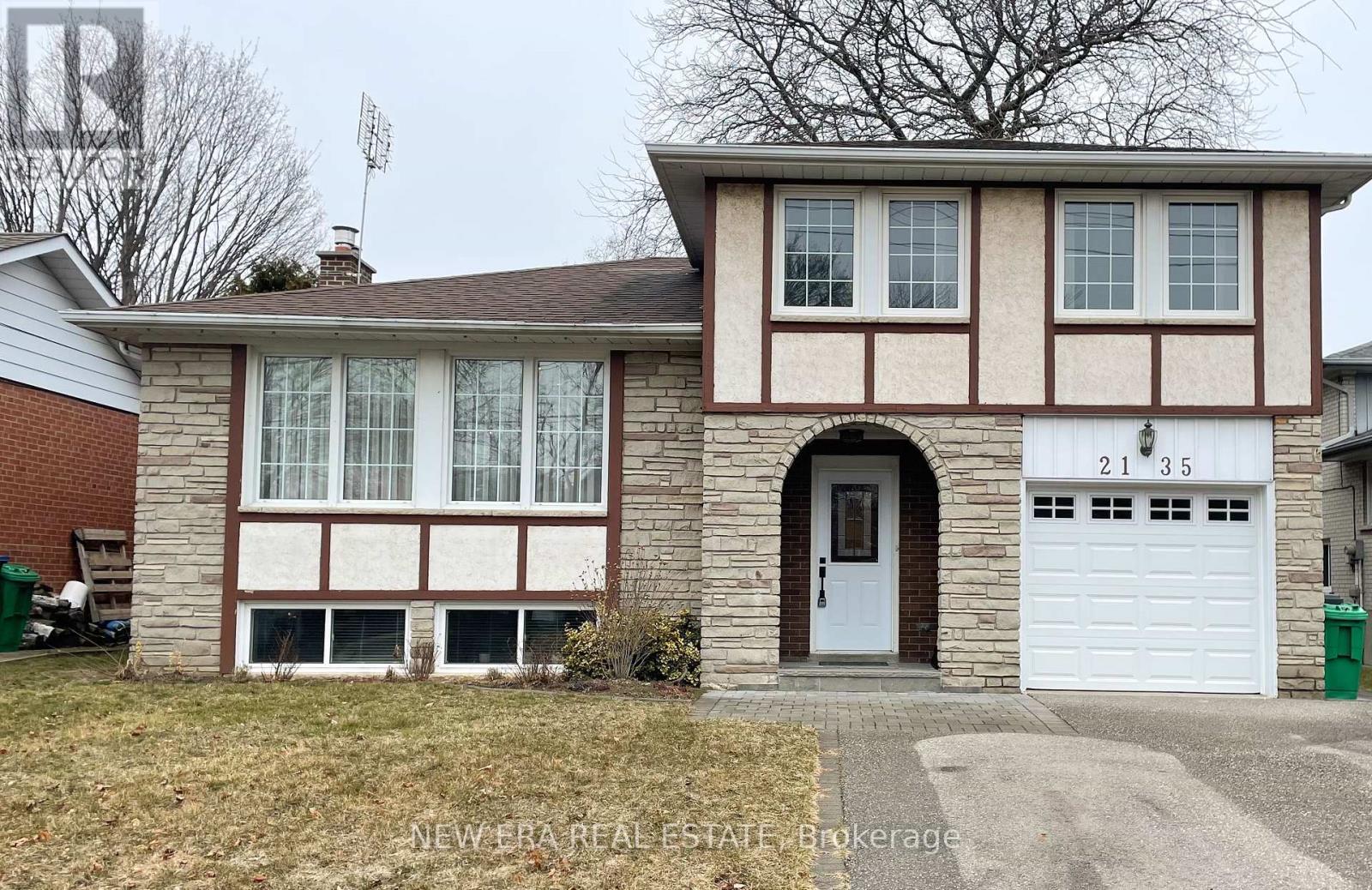 2135 Cliff Rd, Mississauga, Ontario  L5A 2N6 - Photo 1 - W8115050