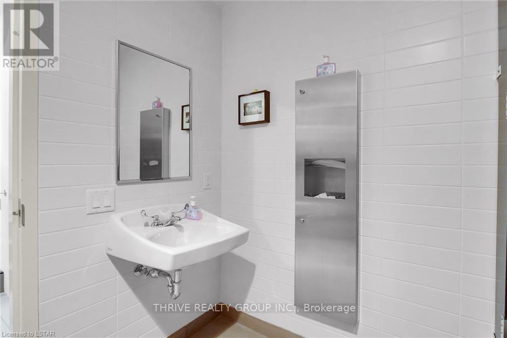 192-194 Dundas St, London, Ontario  N6A 1G7 - Photo 24 - X8115828