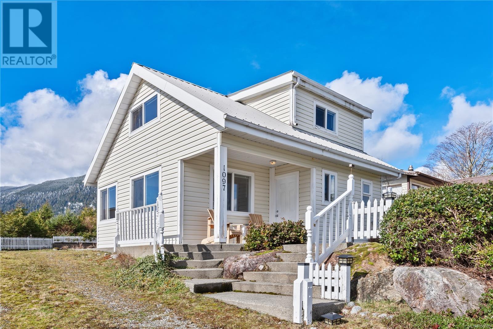 1097 Fifth Ave, ucluelet, British Columbia