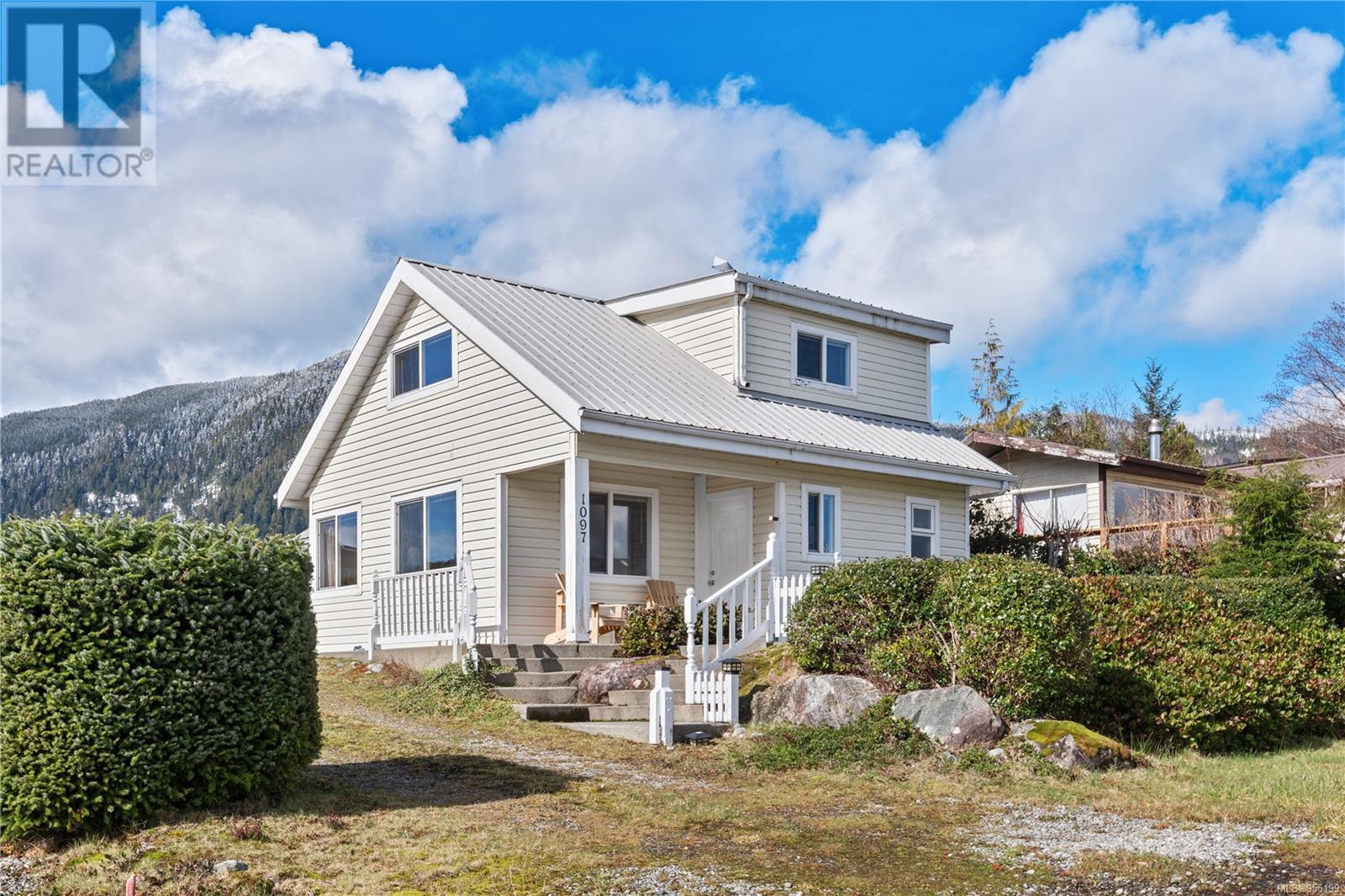 1097 Fifth Ave, Ucluelet, British Columbia  V0R 3A0 - Photo 33 - 955199