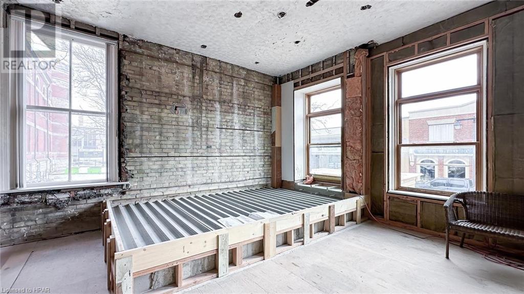 56 Albert Street, Stratford, Ontario  N5A 3K3 - Photo 7 - 40546231