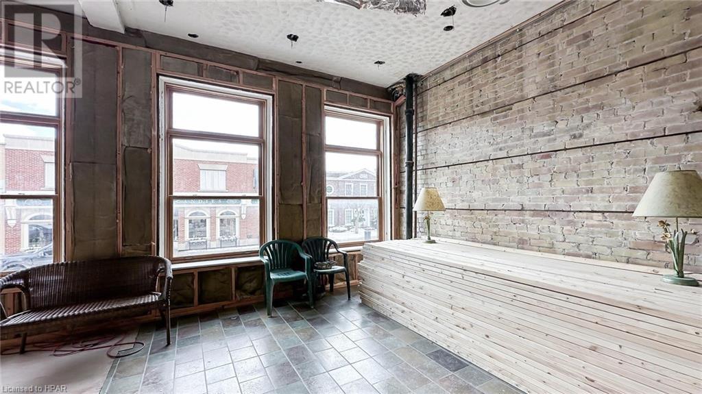 56 Albert Street, Stratford, Ontario  N5A 3K3 - Photo 8 - 40546231