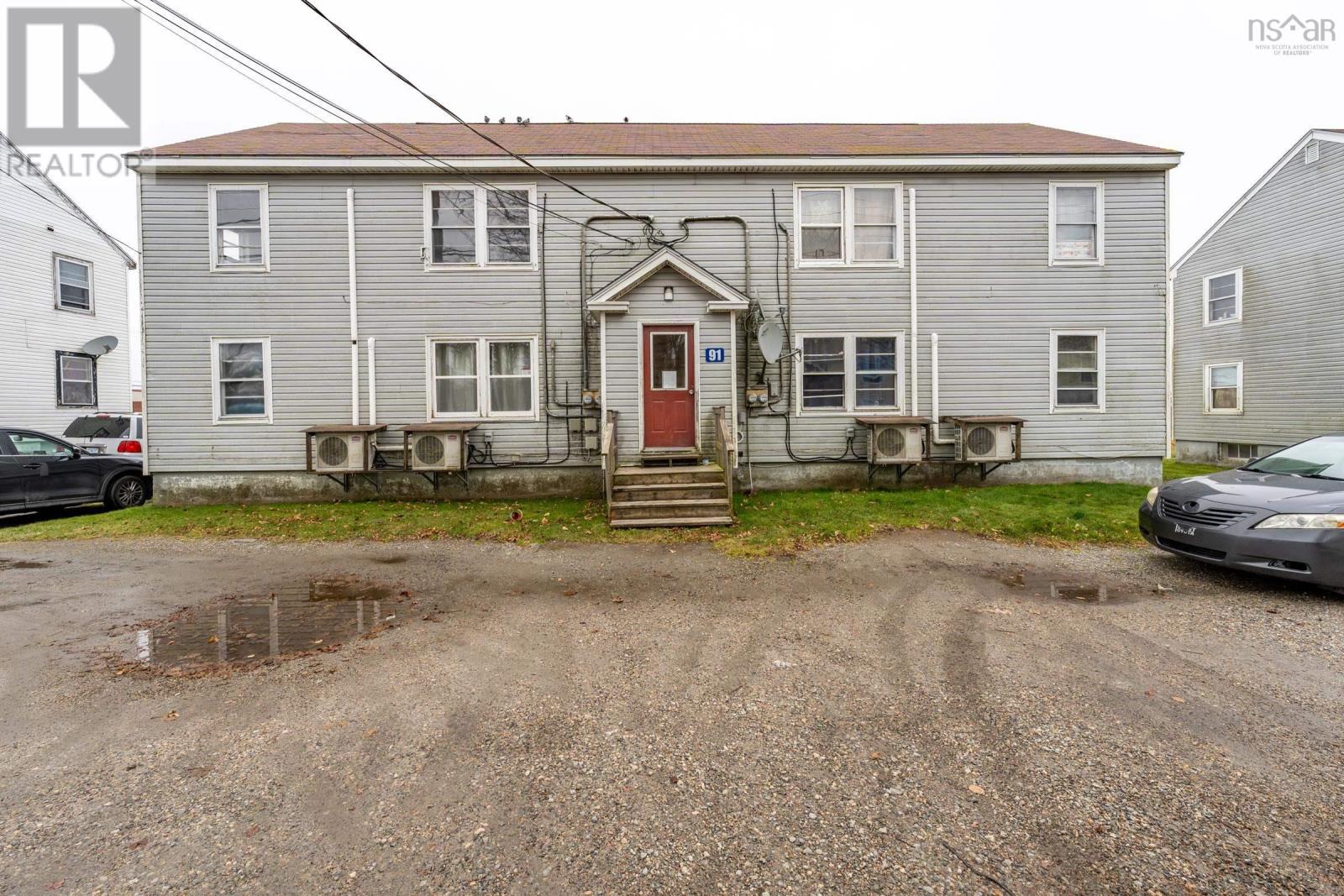 91 Pleasant Street, Yarmouth, Nova Scotia  B5A 2J3 - Photo 1 - 202325099