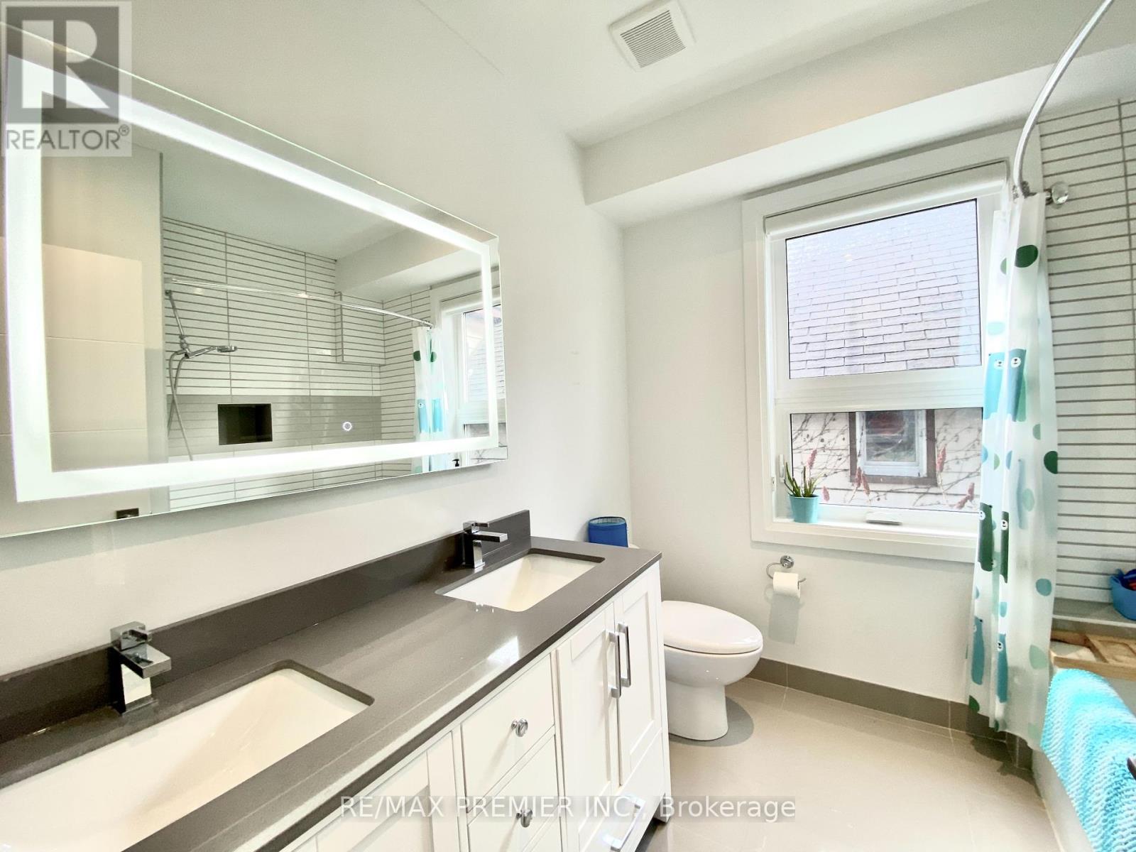 16 Woodlee Rd, Toronto, Ontario  M4E 2R1 - Photo 14 - E8118258