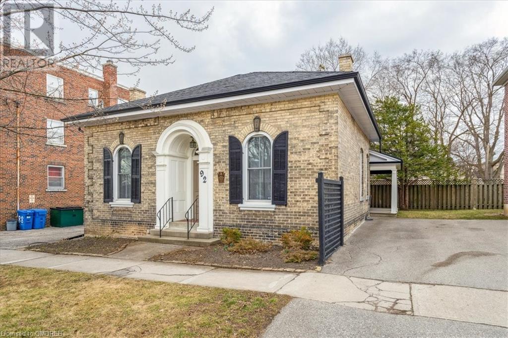 92 Charlotte Street, Brantford, Ontario  N3T 2X3 - Photo 1 - 40550244