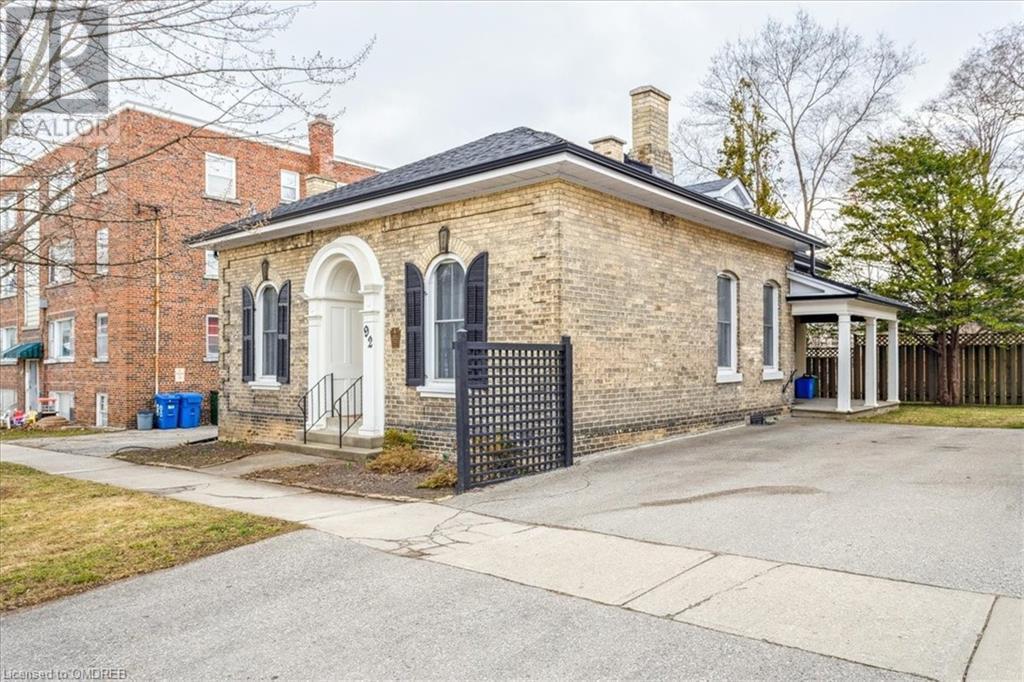 92 Charlotte Street, Brantford, Ontario  N3T 2X3 - Photo 2 - 40550244