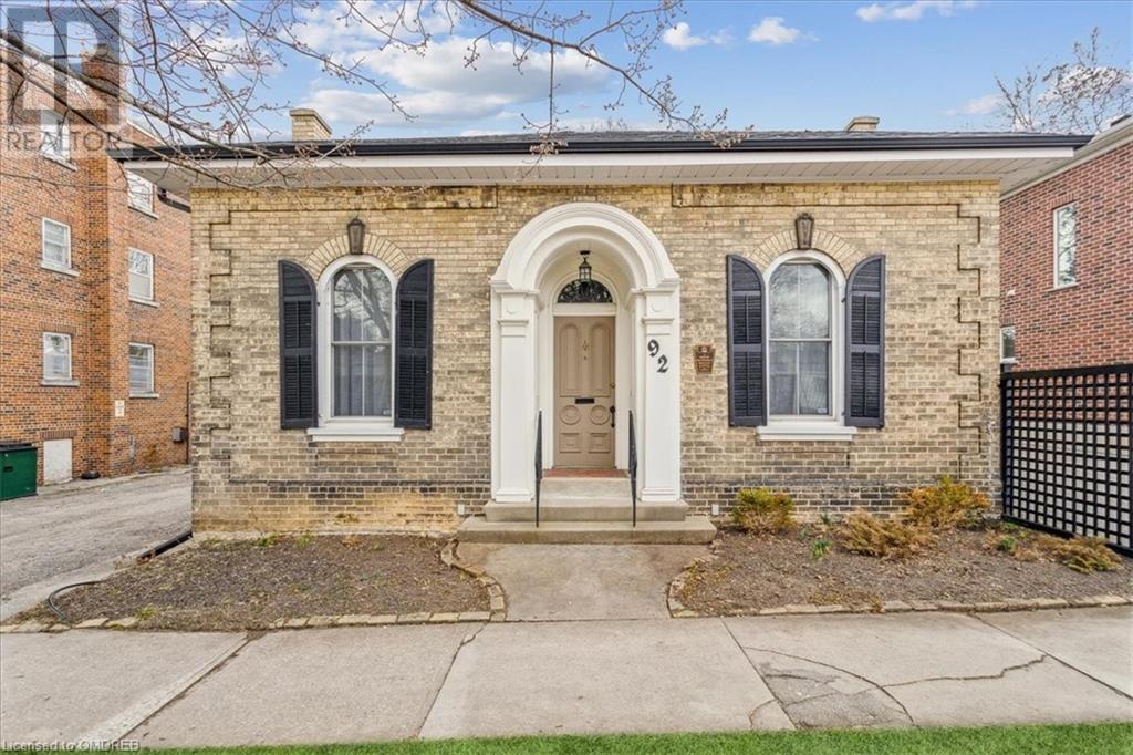 92 Charlotte Street, Brantford, Ontario  N3T 2X3 - Photo 3 - 40550244