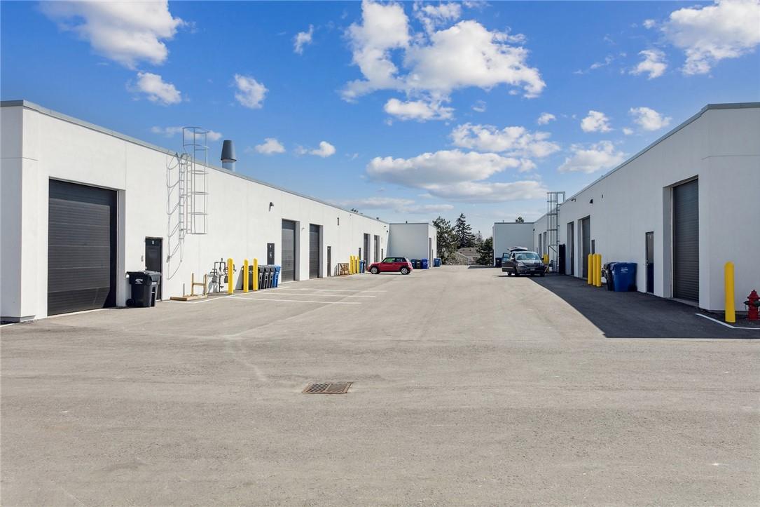 1290 Speers Road, Unit #9, Oakville, Ontario  L6L 2X4 - Photo 3 - H4187203