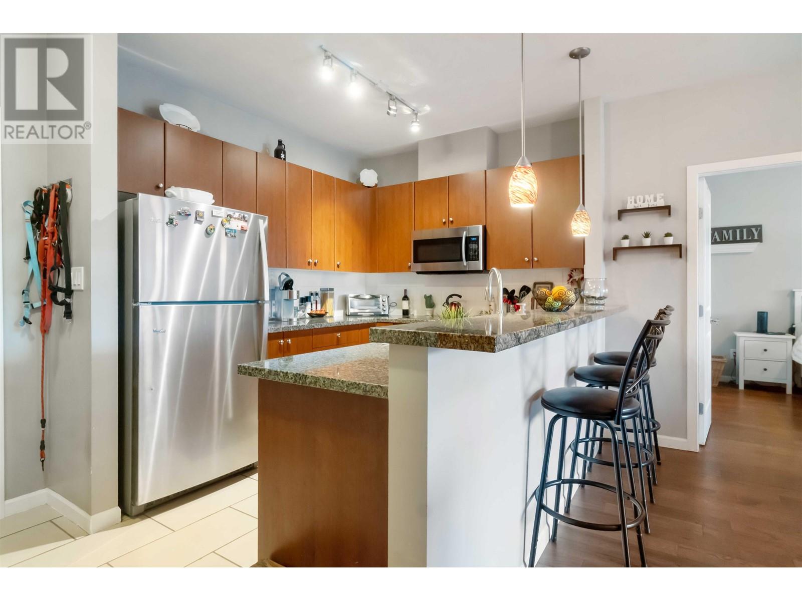 302 100 Capilano Road, Port Moody, British Columbia  V3H 5M9 - Photo 9 - R2856330