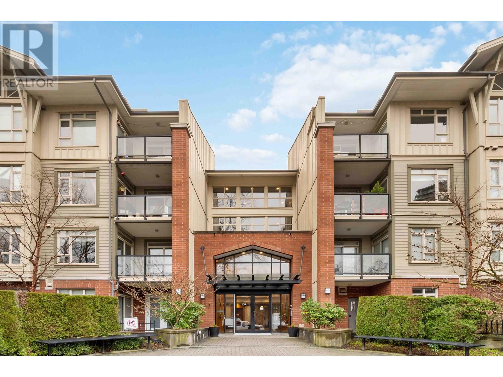 302 100 Capilano Road, Port Moody, British Columbia  V3H 5M9 - Photo 1 - R2856330