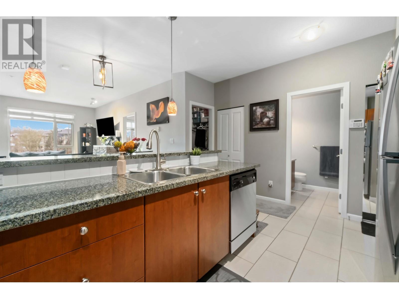 302 100 Capilano Road, Port Moody, British Columbia  V3H 5M9 - Photo 11 - R2856330