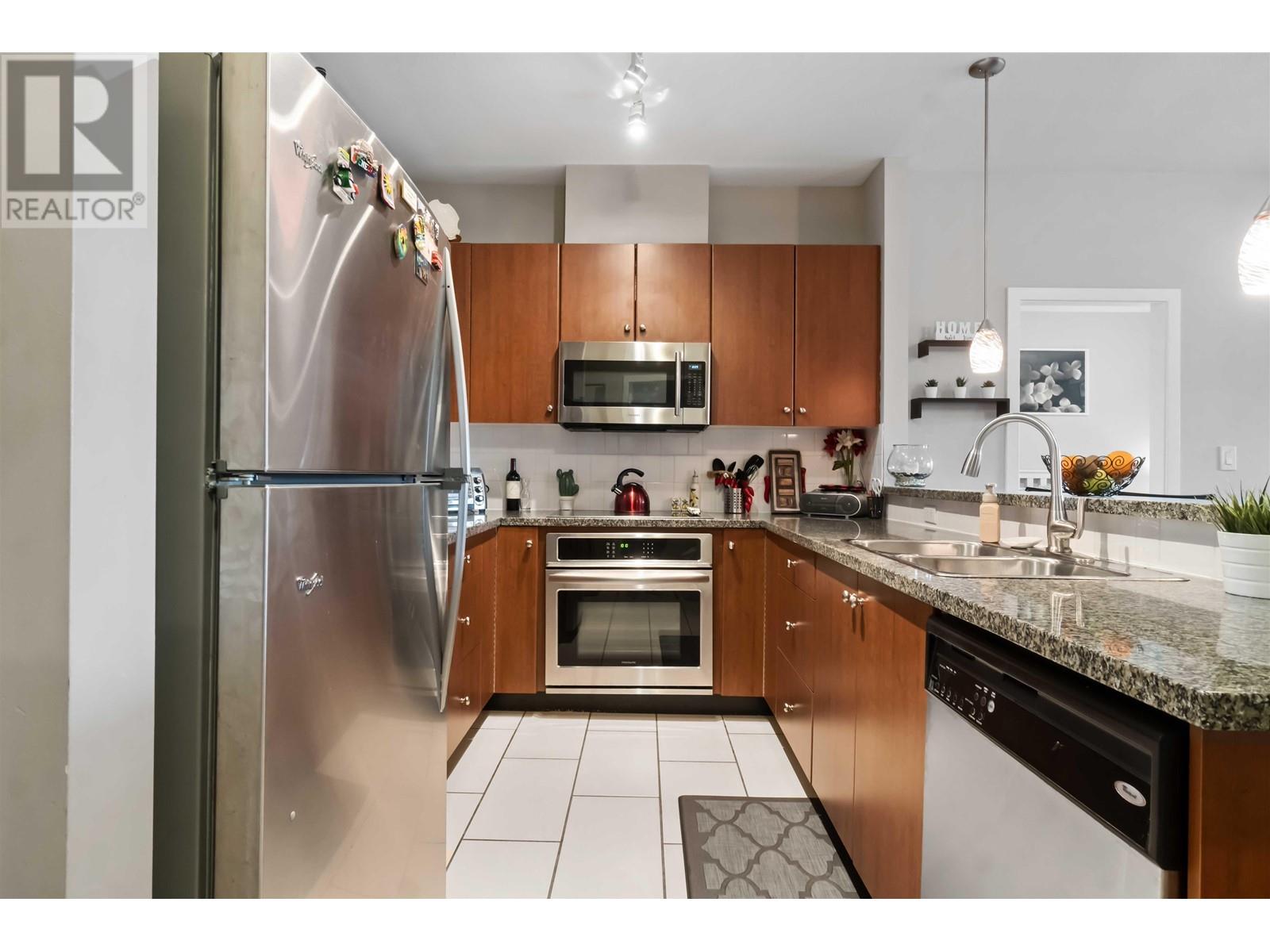 302 100 Capilano Road, Port Moody, British Columbia  V3H 5M9 - Photo 8 - R2856330