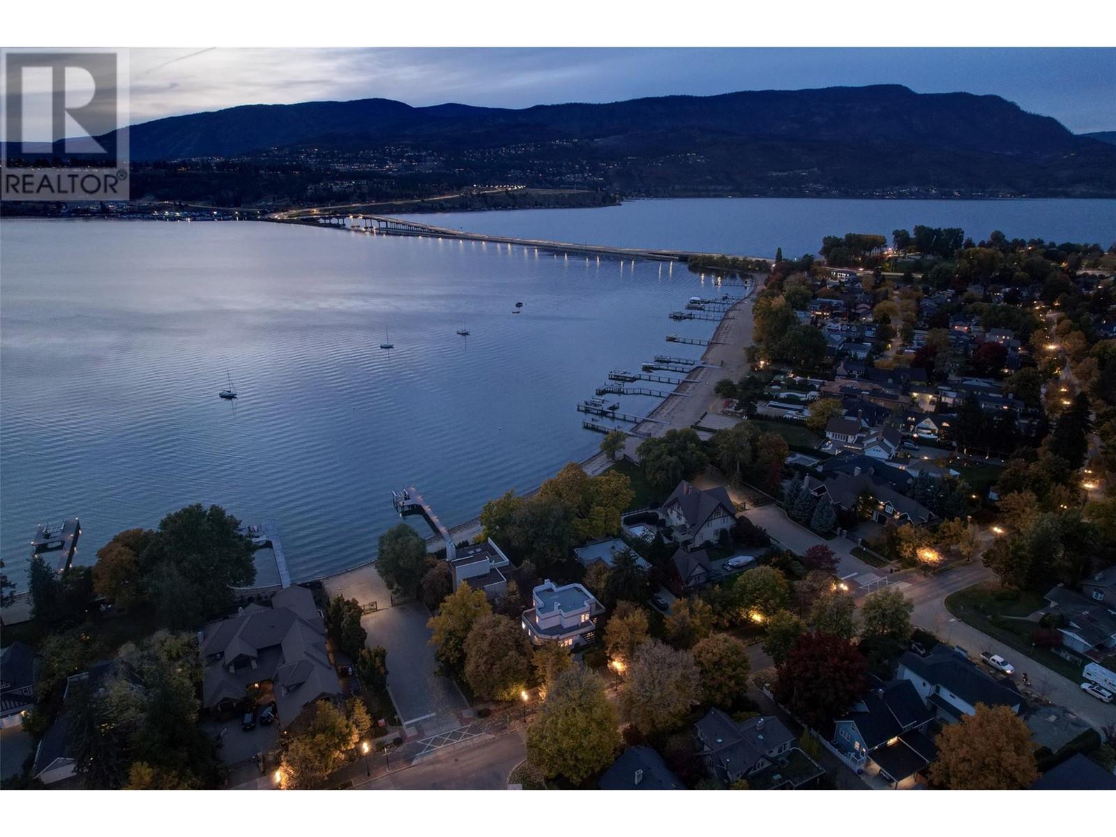 2072 Abbott Street Kelowna Photo 12