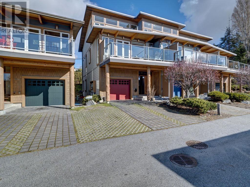 6494 Ember Place, Sechelt, British Columbia  V7Z 0M9 - Photo 3 - R2851321