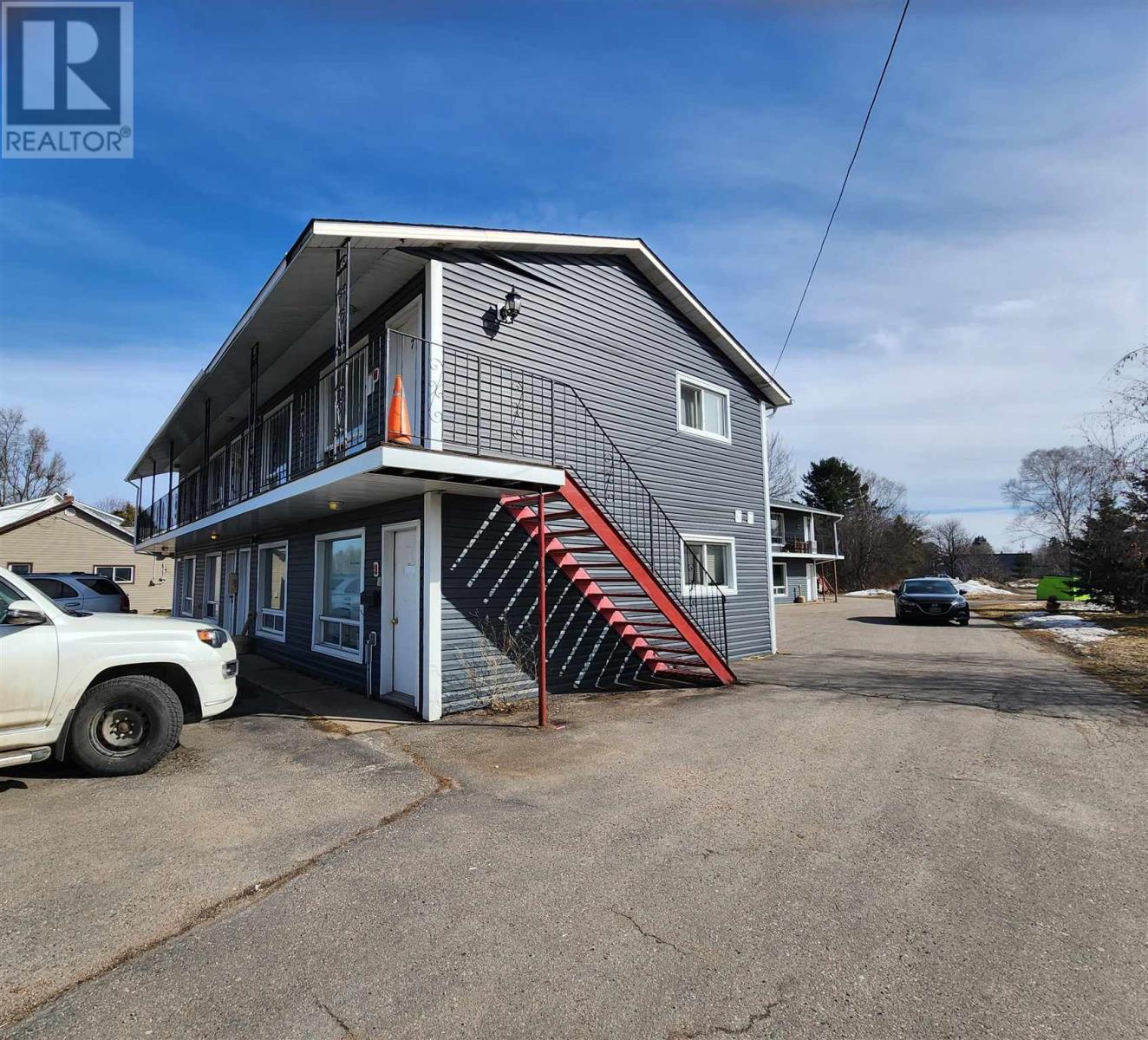 859 Trunk Rd, Sault Ste Marie, Ontario  P6A 3T3 - Photo 2 - SM240424