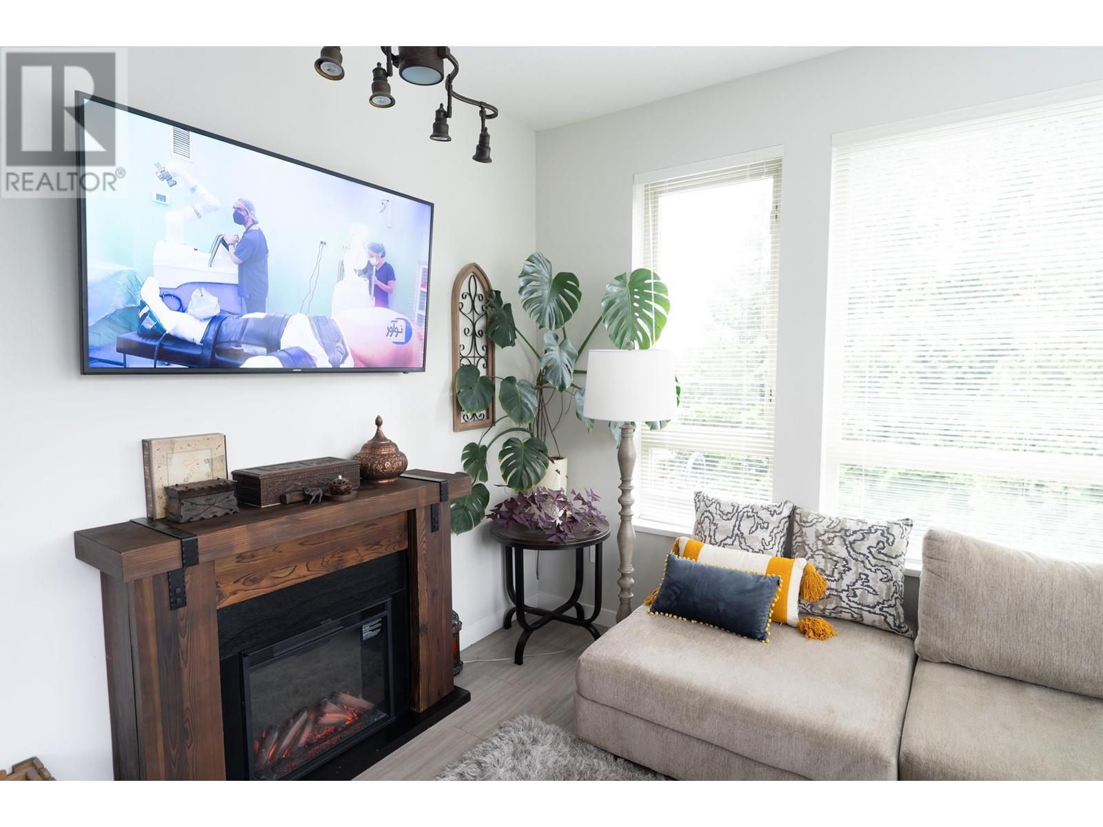 320 2651 Library Lane, North Vancouver, British Columbia  V7J 0C1 - Photo 8 - R2856394