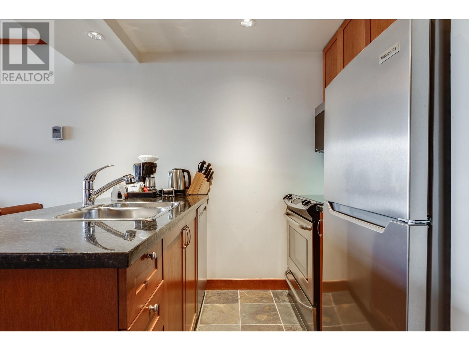 5502 4299 Blackcomb Way, Whistler, British Columbia  V8E 0X3 - Photo 10 - R2856409
